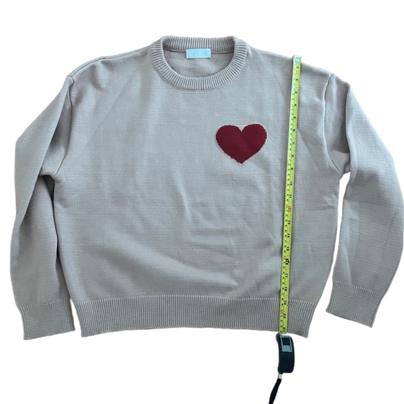 O2 Beige Sweater with Red Heart Cozy Viscose Blend Pullover Size M - Picture 2 of 7